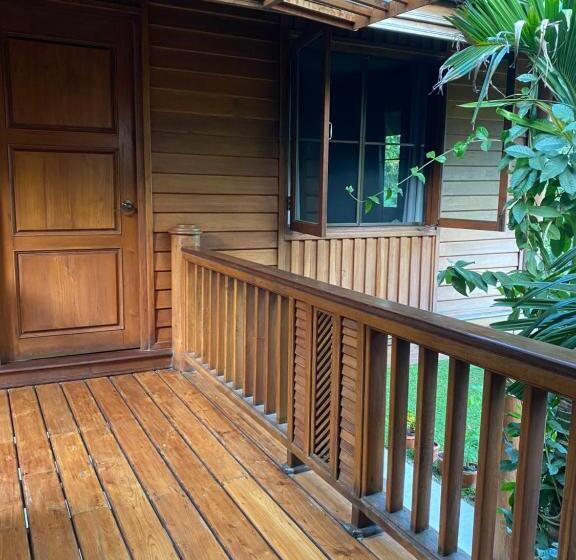 带大床的高级房间, Sak Ka Ya