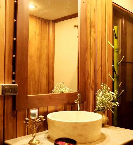 带大床的高级房间, Sak Ka Ya