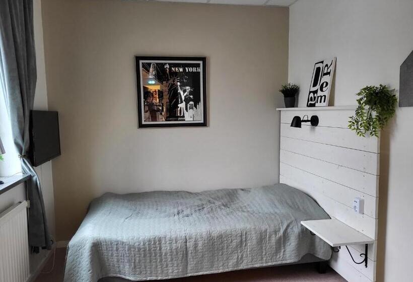 חדר סטנדרד יחיד חדר אמבטיה משותף, Kg Sleepover & Ställplats