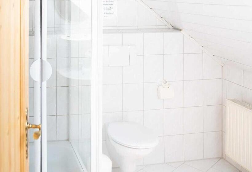 דירת חדר בקומת קרקע, Ennerla Hof