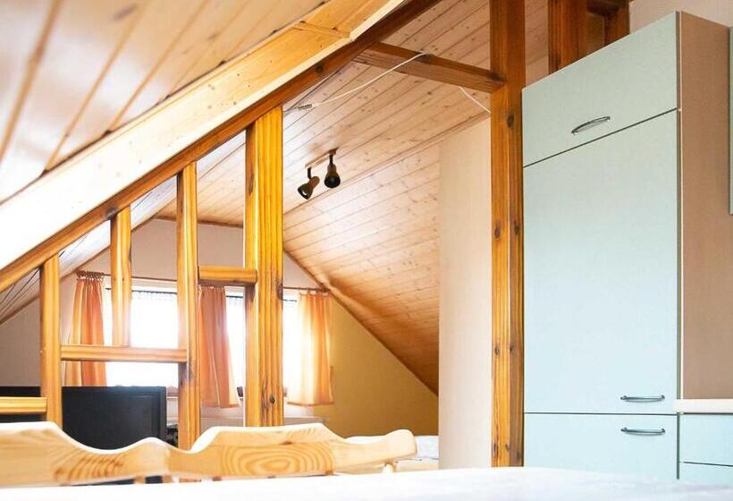 דירת חדר בקומת קרקע, Ennerla Hof