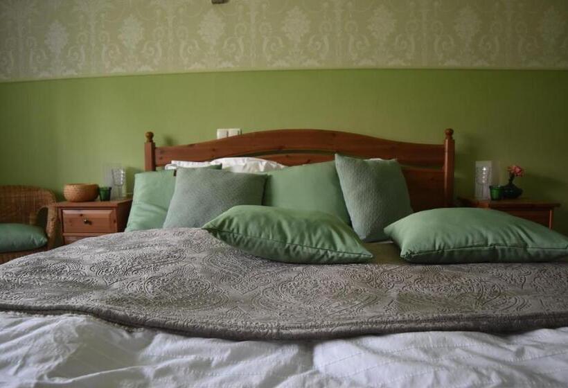 اتاق استاندارد, Hiša Antonija