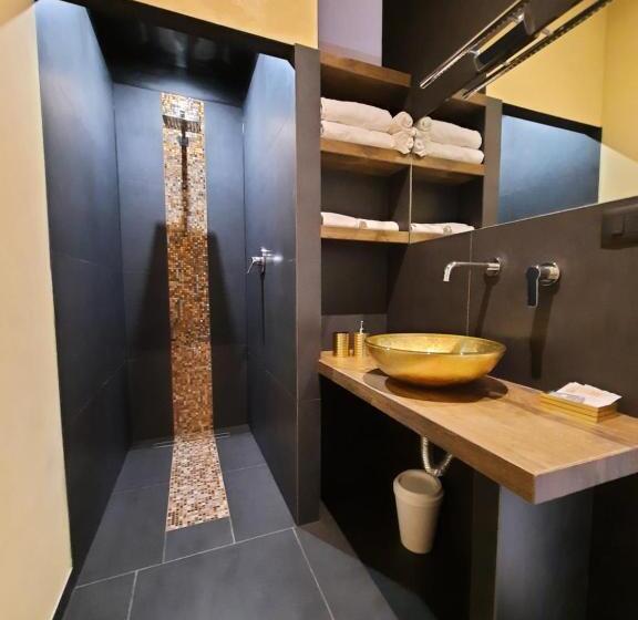 Номер Deluxe, Karma