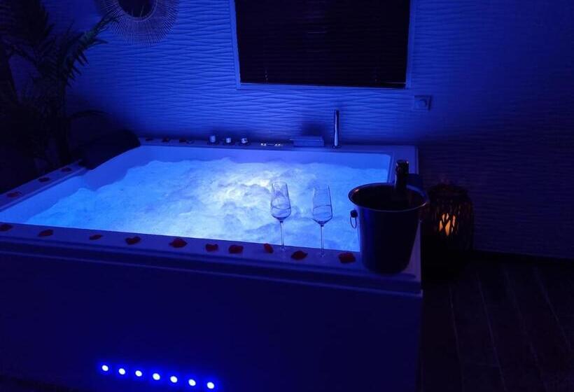 标准间, L évasion Romantique Suite De Charme Avec Spa Privé à 20min De Paris Et Au Calme En Lisière De La Fo