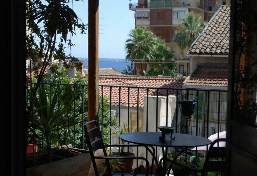 Standart Oda, Al Mare In Città