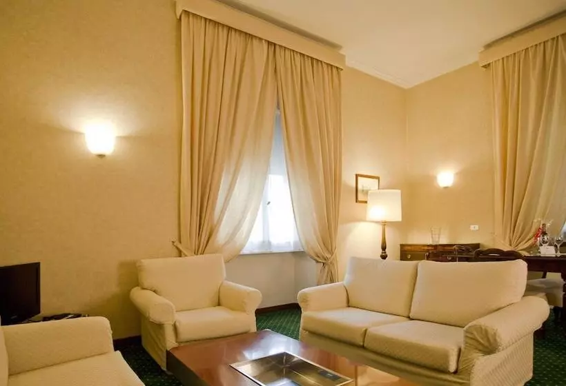 سوئیت سینیور, Aldrovandi Residence City Suites