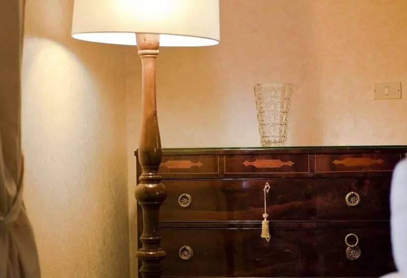 سوئیت سینیور, Aldrovandi Residence City Suites