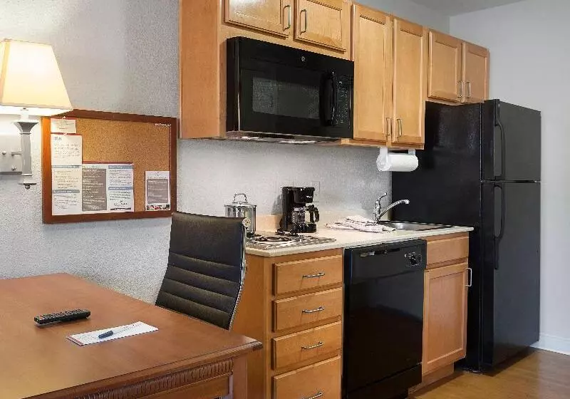 キングサイドベッドのスタンダードワンルーム, Candlewood Suites Savannah Airport, An Ihg