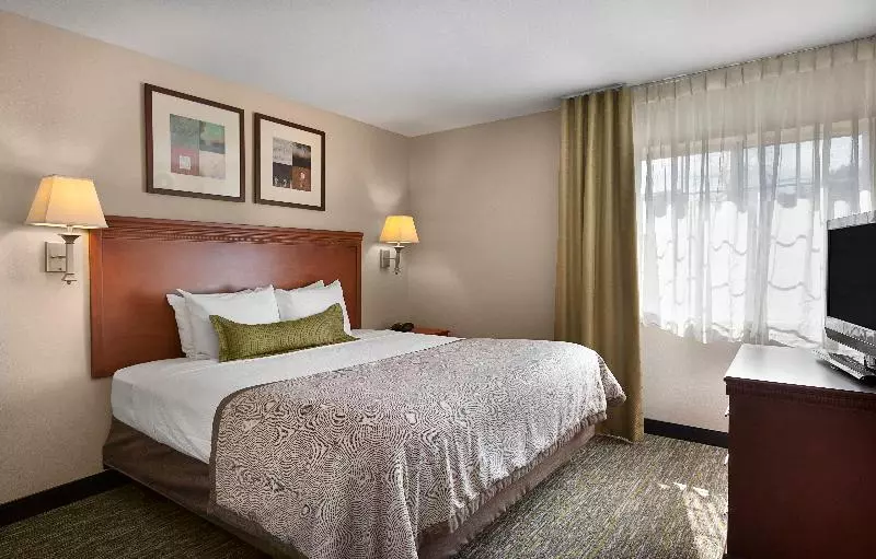 キングサイドベッドのスタンダードワンルーム, Candlewood Suites Savannah Airport, An Ihg