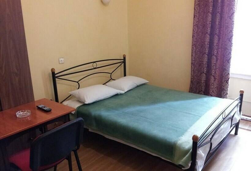 이코노미 룸, Efesos   Hostel