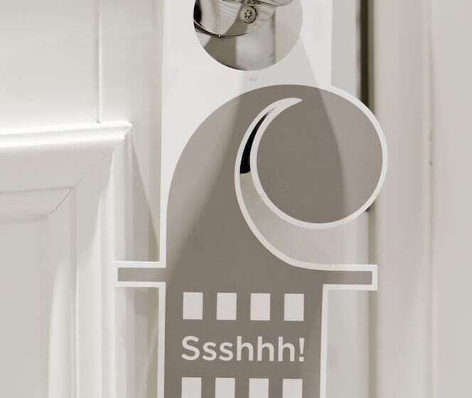 컴포트 룸, Fabian