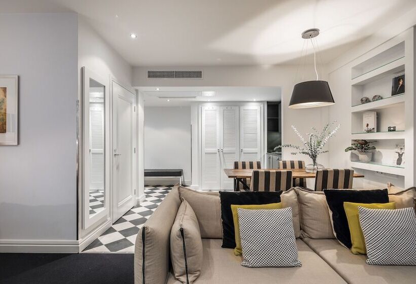 디럭스 룸, Fabian