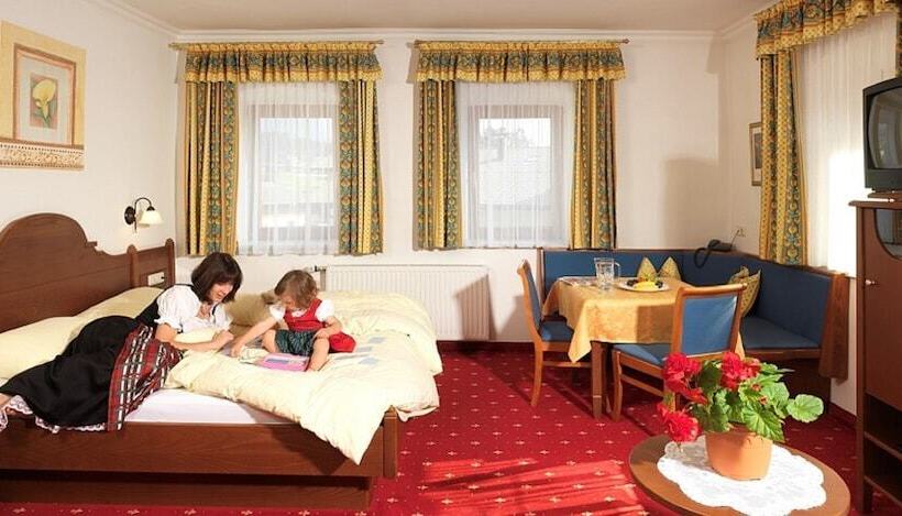 غرفة عائلية, Feldwebel