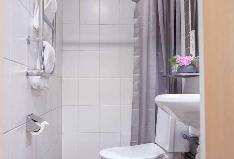 غرفة قياسية, Hehrne Kök & Konferens