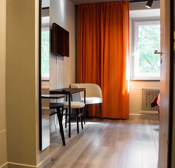 غرفة قياسية, Hehrne Kök & Konferens