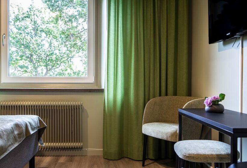 غرفة قياسية, Hehrne Kök & Konferens