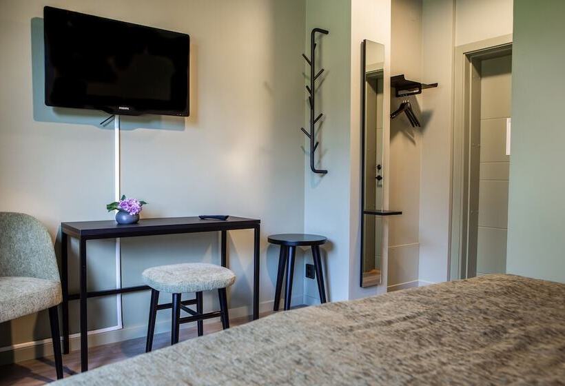 غرفة قياسية, Hehrne Kök & Konferens