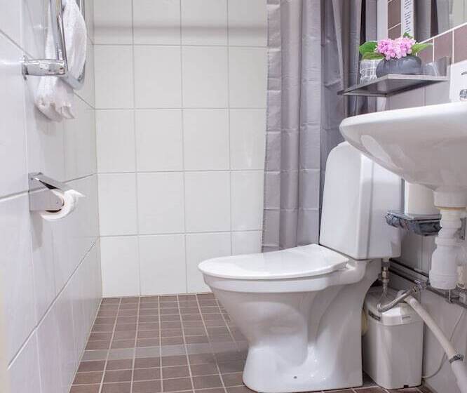 غرفة عائلية, Hehrne Kök & Konferens