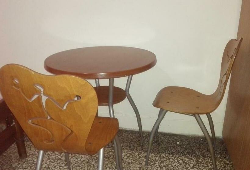 غرفة قياسية فردية, Korydallos