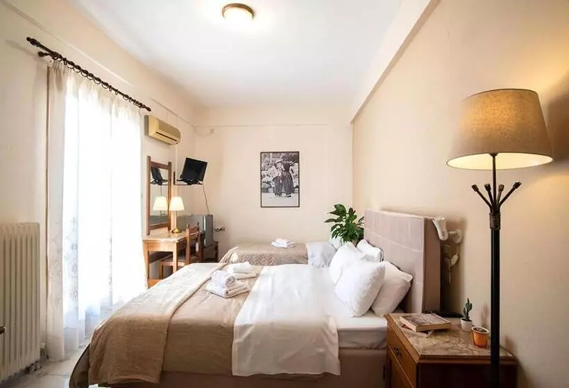 Chambre Triple Standard, Koukonas