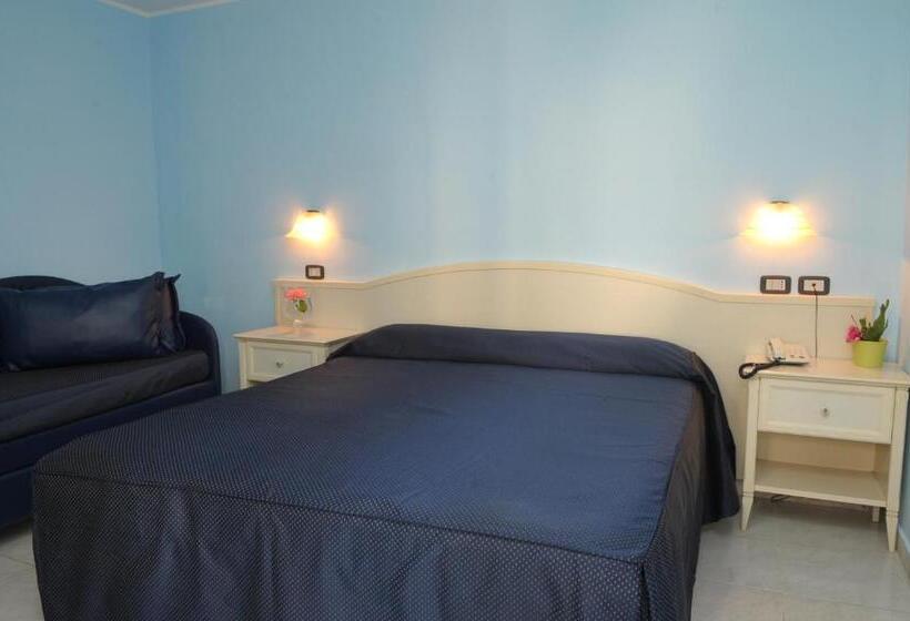 غرفة عائلية, La Sorgente Hs