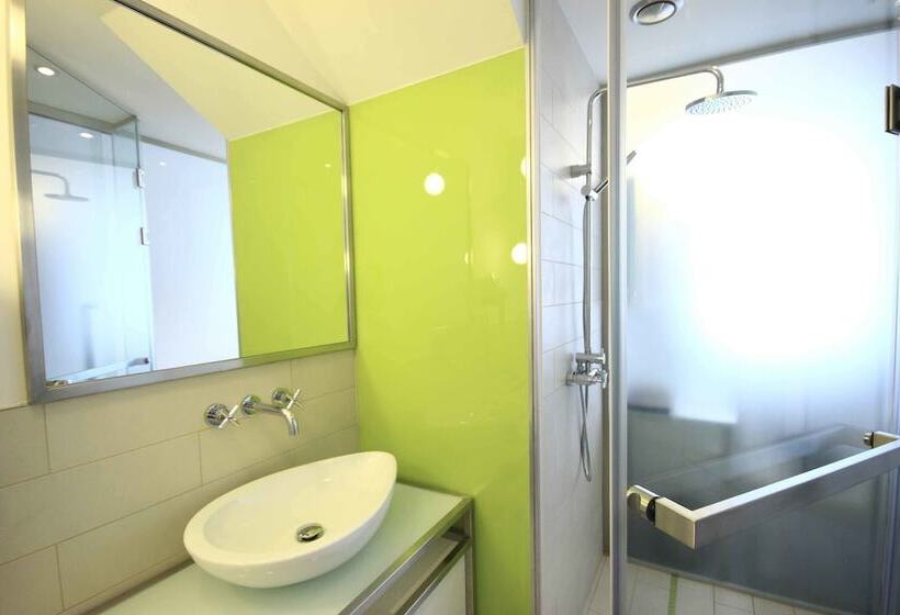 Quarto Executivo, Pure White