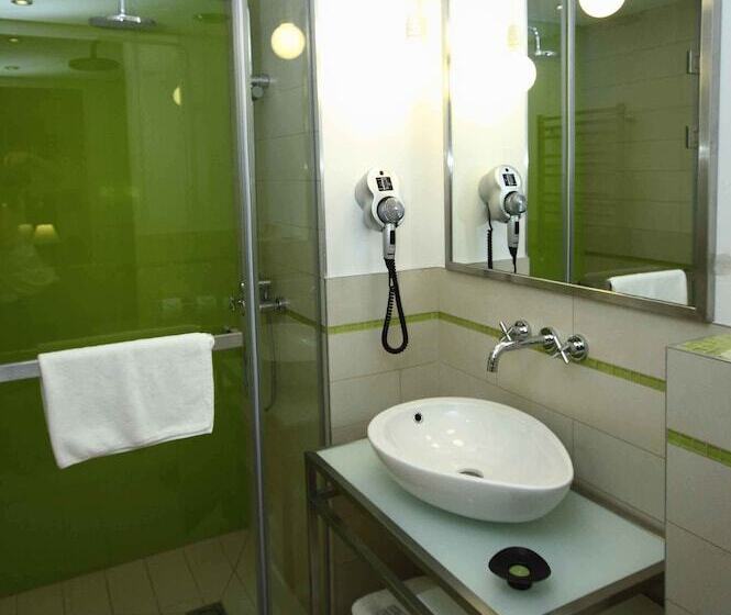 Quarto Estandar, Pure White