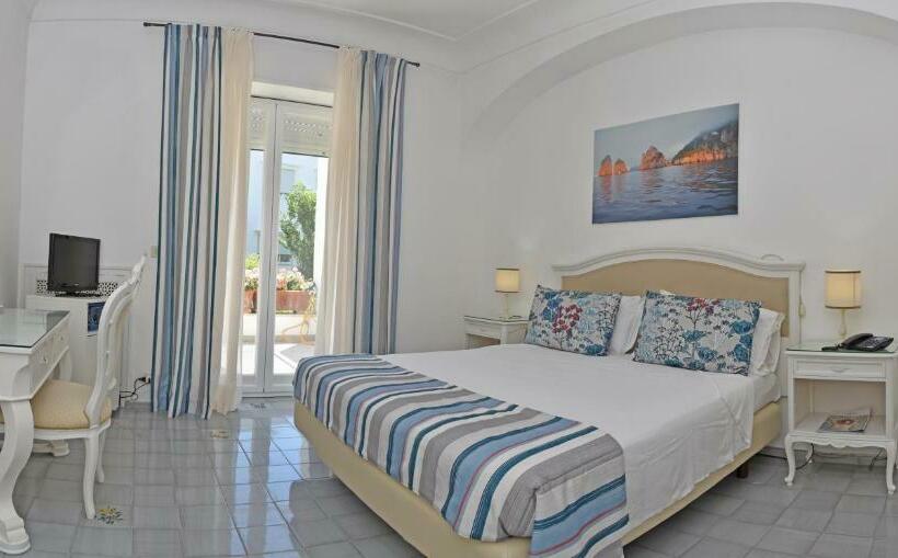 带露台的高档房间, San Felice