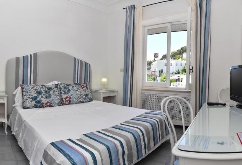 이코노미 룸, San Felice