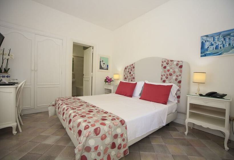 이코노미 룸, San Felice