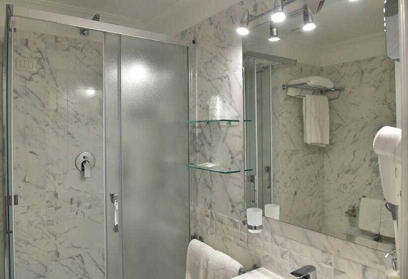 高级园景房, San Felice