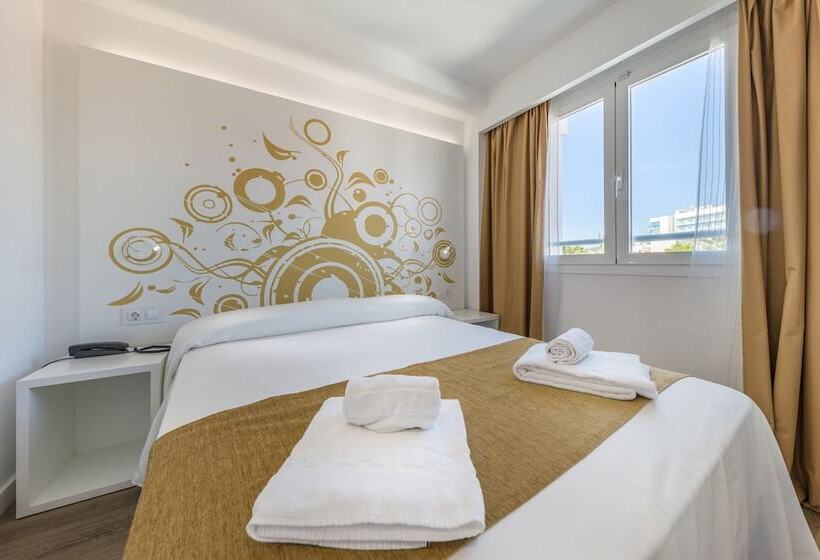 标准间, Triton Beach