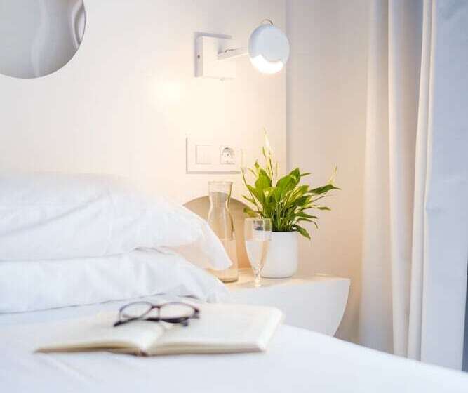 小型套房, Triton Beach