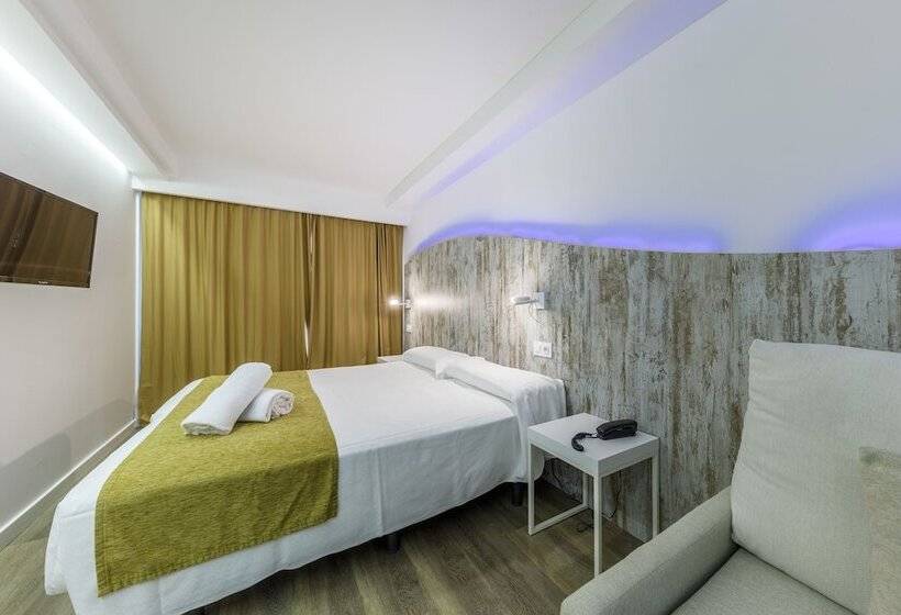 小型套房, Triton Beach