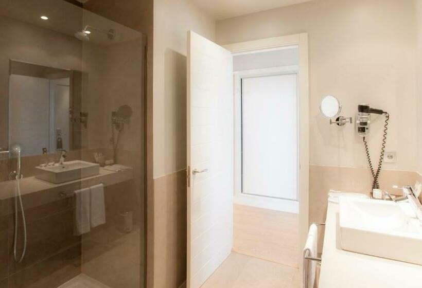 חדר סטנדרט לשלושה, Vincci Valdecanas Golf