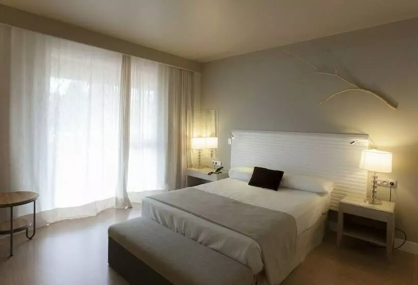 Standard Kolmen Hengen Huone, Vincci Valdecanas Golf