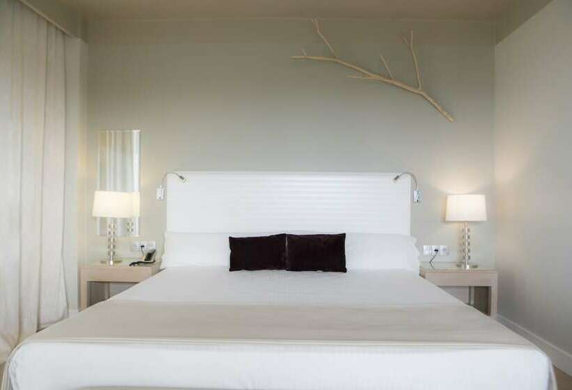 חדר סטנדרט לשלושה, Vincci Valdecanas Golf