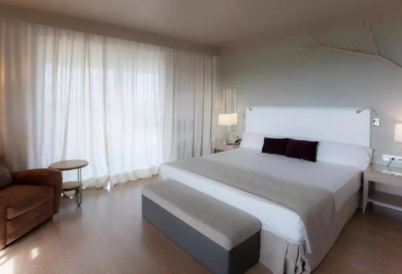 Superior Room with Terrace, Vincci Valdecanas Golf