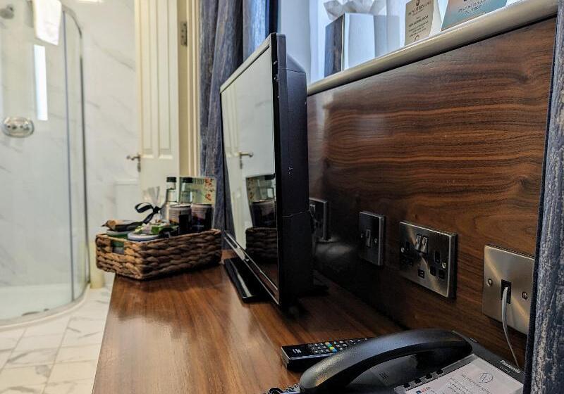 싱글 디럭스 룸, The Western