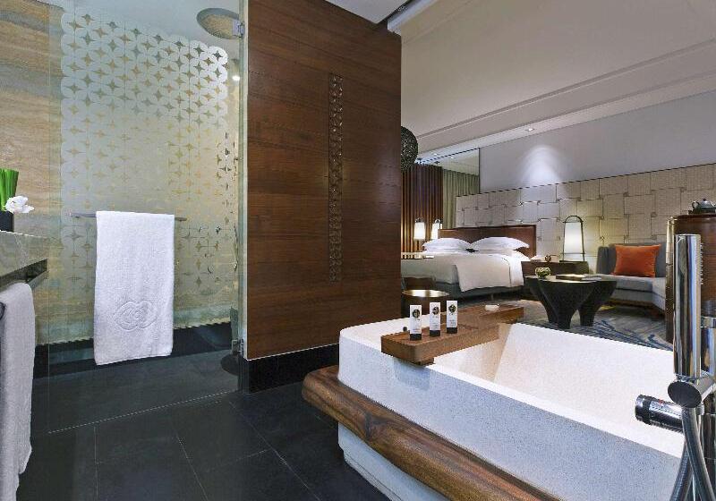 스탠다드 싱글 룸, The Western