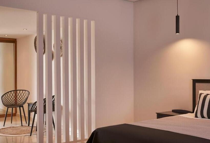 سوییت جونیور با چشمانداز دریا, Xenia Poros Image