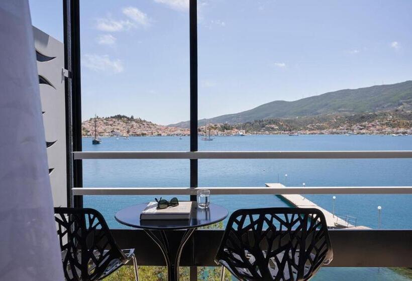 سوییت جونیور با چشمانداز دریا, Xenia Poros Image