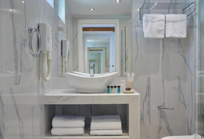 سوییت سینیور با چشمانداز دریا, Xenia Poros Image