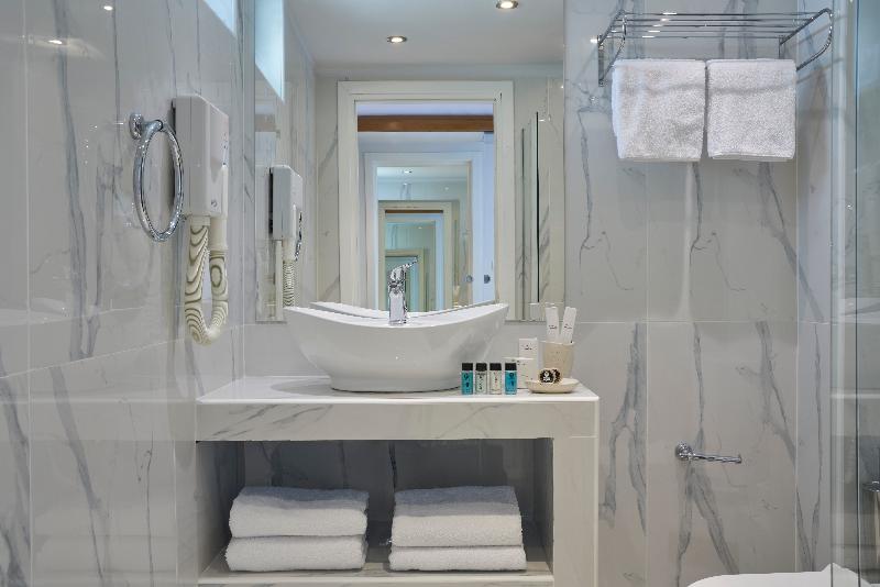 اتاق سوپریور با چشمانداز دریا, Xenia Poros Image