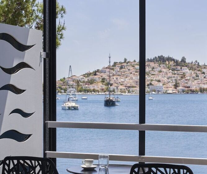 سوییت جونیور با چشمانداز دریا, Xenia Poros Image