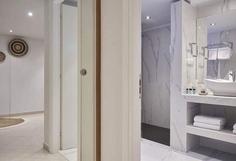 سوئیت مستر با چشمانداز دریا, Xenia Poros Image