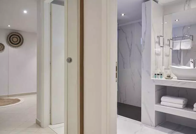 سوئیت مستر با چشم‌انداز دریا, Xenia Poros Image