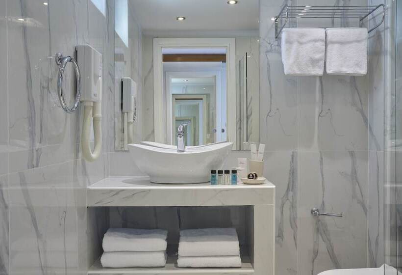 سوییت سینیور با چشمانداز دریا, Xenia Poros Image