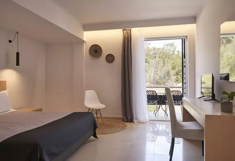 اتاق کلاسیک, Xenia Poros Image