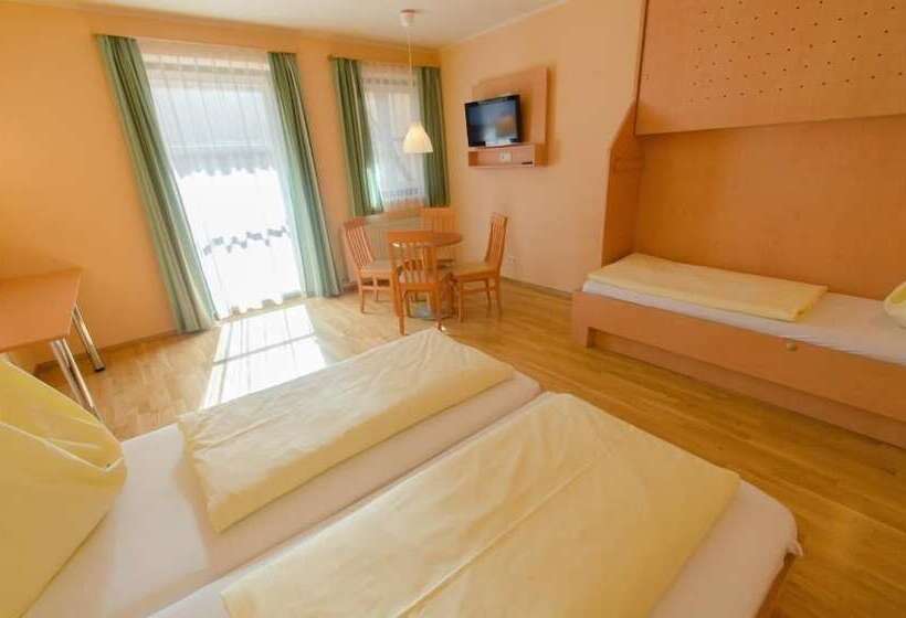 غرفة قياسية ثلاثية, Jufa Hotel Kaprun